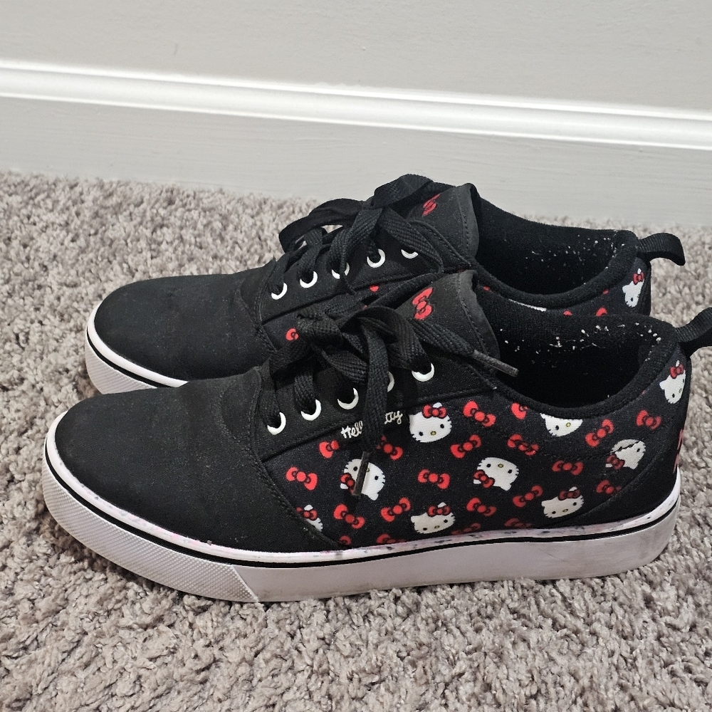 The Hello Kitty X Heelys Collaboration Size 8 - Picture 7 of 12